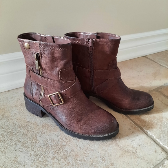 Lord and Taylor Brown Leather Ankle Boots - Picture 1 of 7
